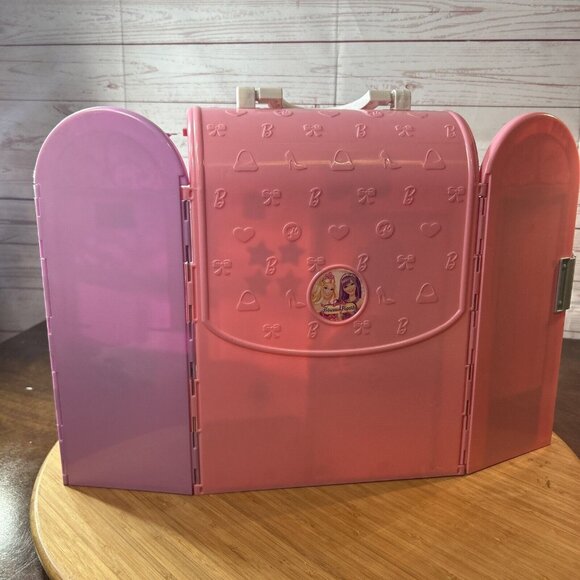 Mattel Barbie Folding House Playset Fold Go Travel Case Bedroom Bathroom Switch - Picture 8 of 10